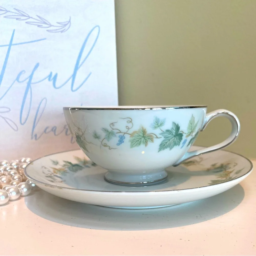 Vintage Teacup With Saucer Set Floral Vineyard Manor Fine China Japan Grape Leaf